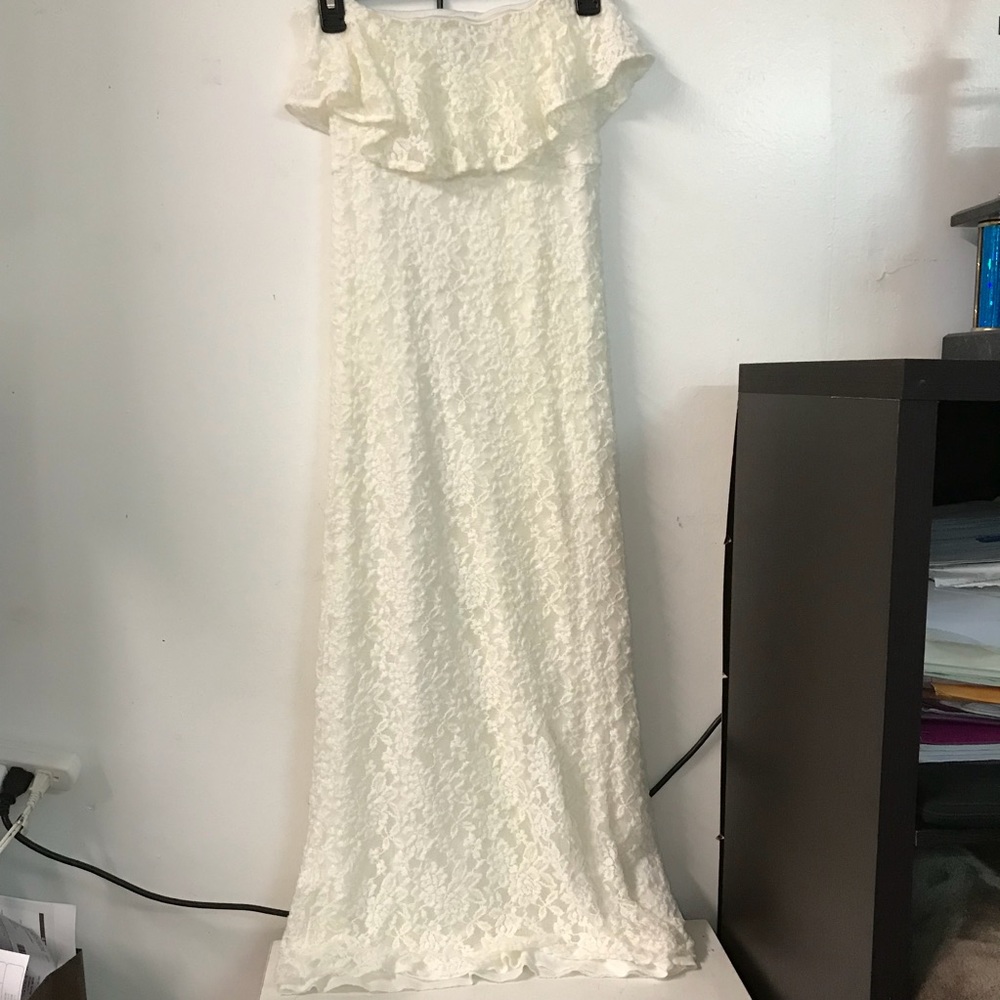 Abercrombie & Fitch cream strapless lace maxidress